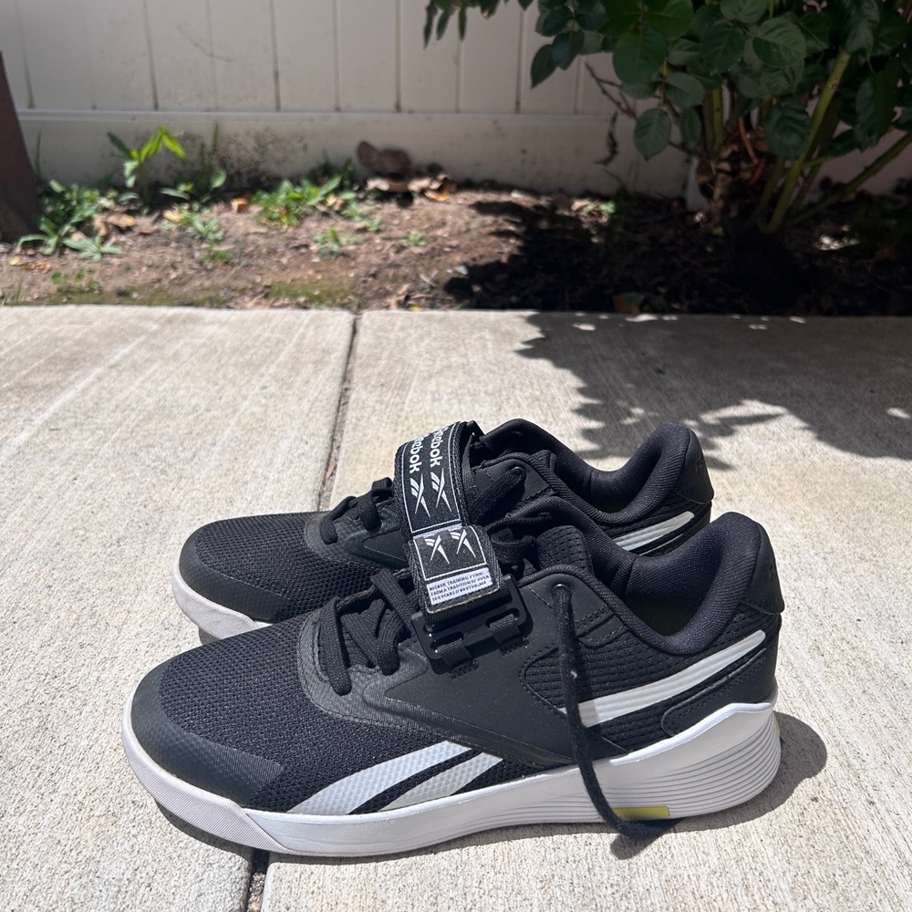 Reebok Men's Lifter PR II Cross Trainer Size 8